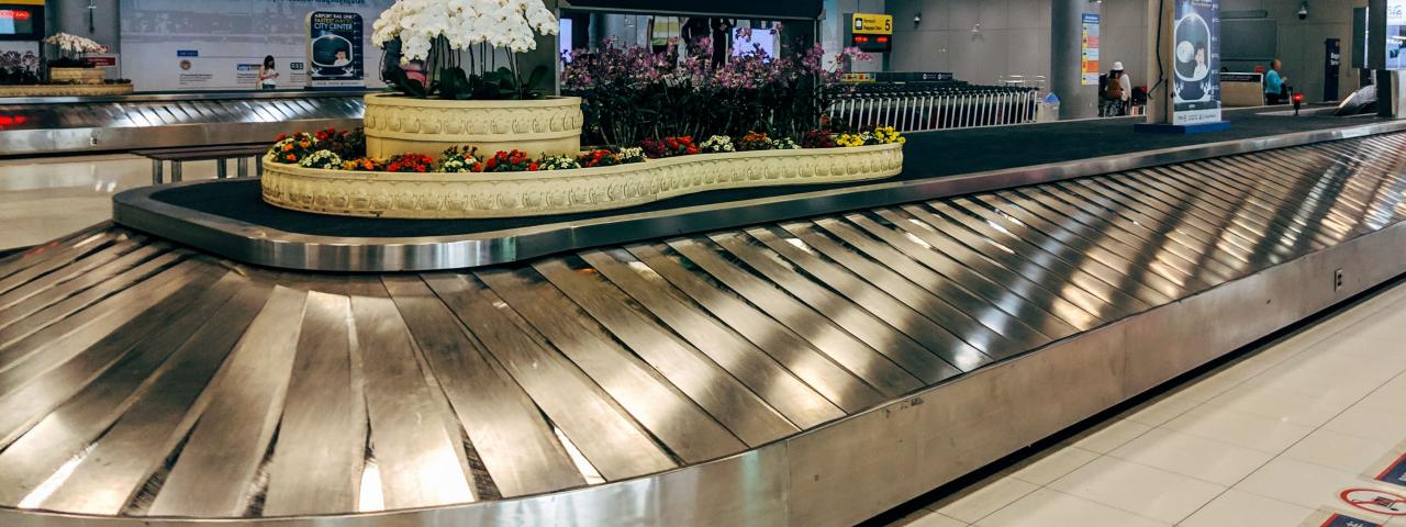 Airport clearance conveyor belt